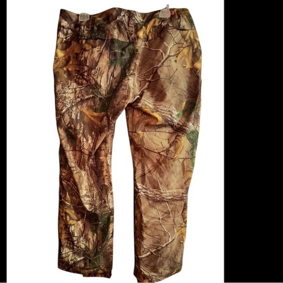 Women's Under Armour Real Tree camo cargo pants, size 14 - Picture 2 of 4